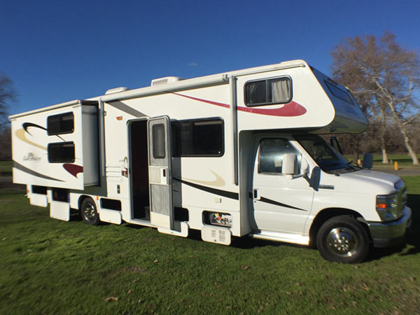 Sunseeker Class C Motorhome 32'  RV Rentals